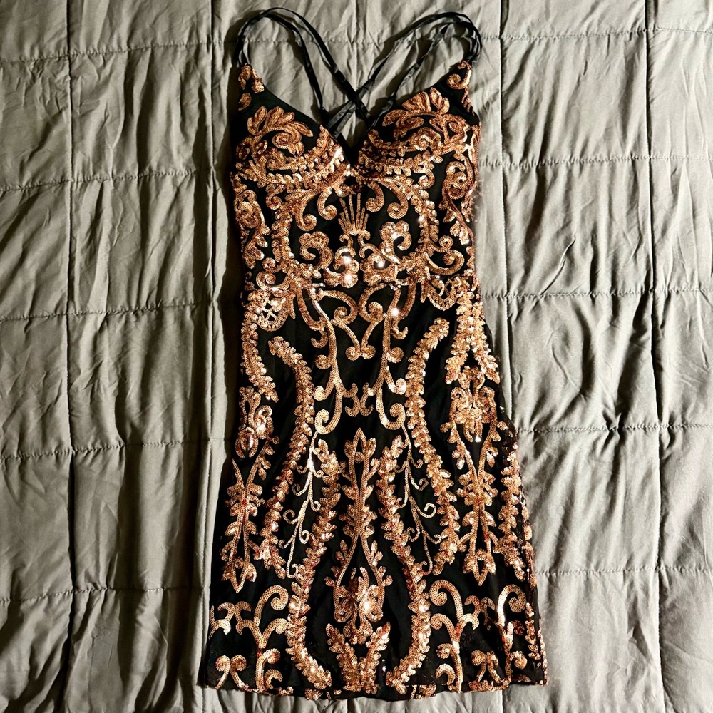 Windsor Mesh Black/Rose Gold Sequin Plunge Mini Dress Size 3/4 Crossback Bodycon